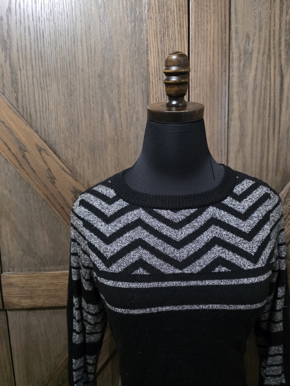 Smartwool Black & Gray Chevron Crew Neck Sweater - Picture 2 of 4